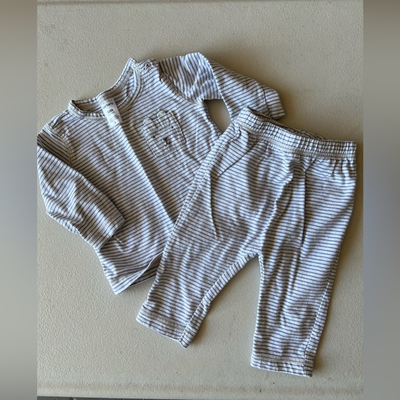 Carters Matching Set Bundle - Picture 2 of 5